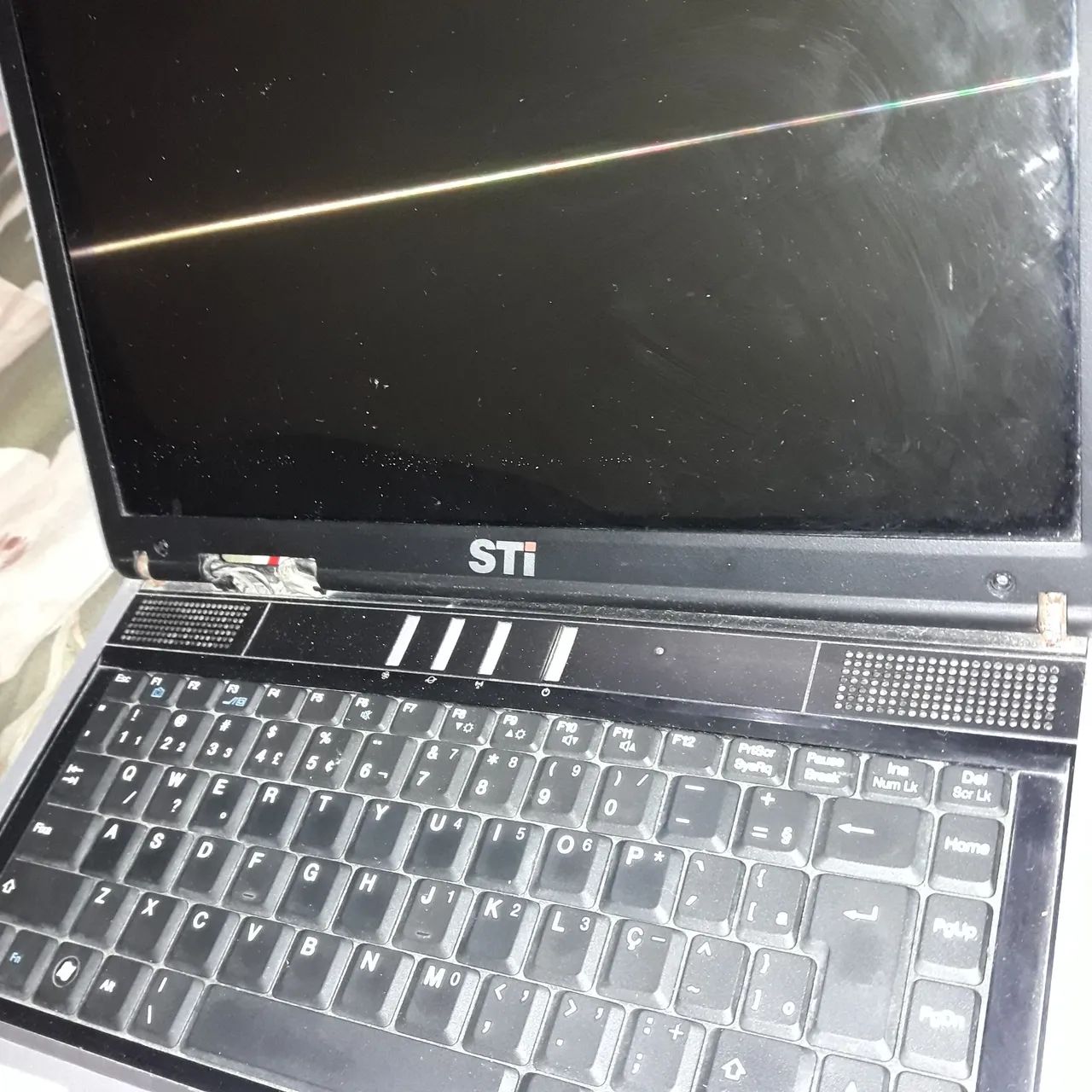 Notebook Sti com defeito para retirar peças  - Foto 5