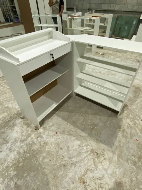 Balcão Caixa + Balcão Expositor Vitrine Lzinho MDF - Foto 2