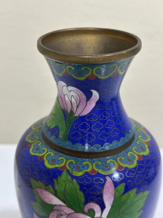 Antigo Vaso chines  em Bronze e Cloisonne com base em madeira nobre - Foto 3