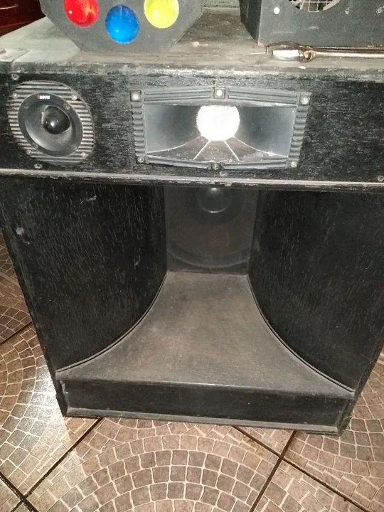 Par de Caixas de som 15"