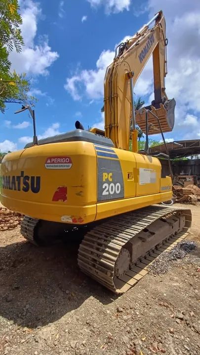 escavadeira komatsu pc 200 2019 