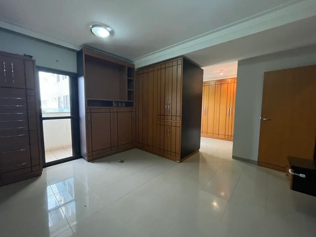 Apartamento 03 Suites plenas com armários e escritório (incluso condomínio e água) - 204 S - Foto 11