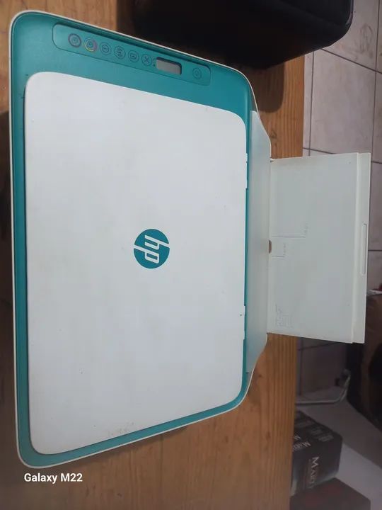 2 Impressoras (preta: multifuncional HP Photosmart C4680) e (branca: mpressora hp deskjet)