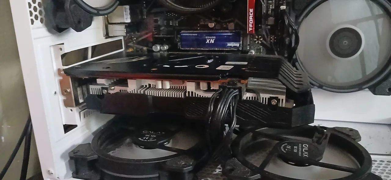 Placa de video, nova porém é excelente estado! Troco em iPhone 