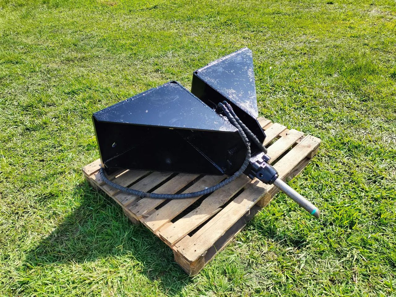 Implemento rompedor para mini carregadeira (bobcat)  - Foto 3