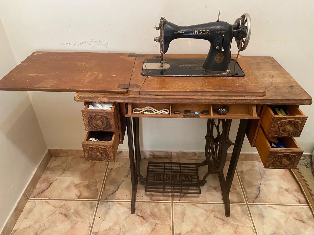 Máquina de Costura Singer Antiga - Foto 3