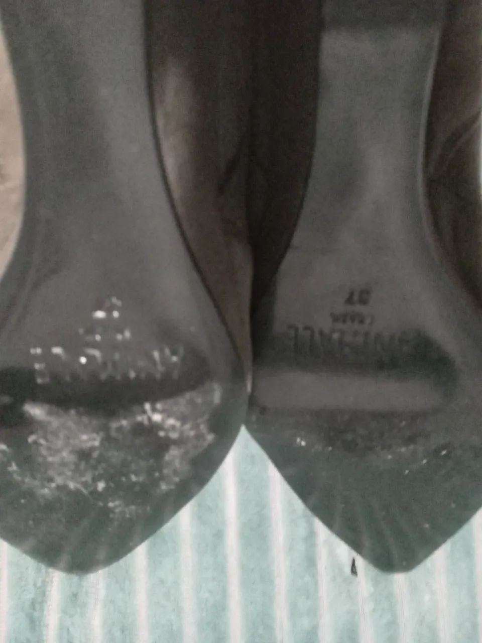 Botas de cano curto em camurça marrom, LEIA O ANÚNCIO  - Foto 2