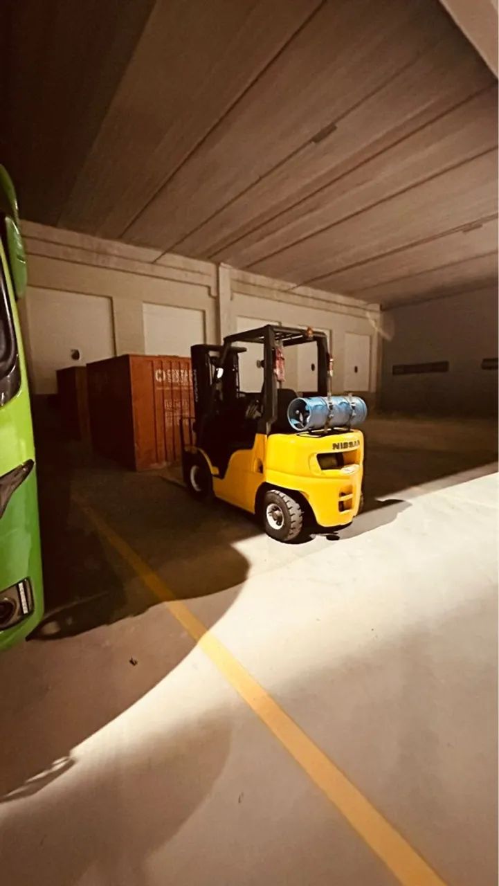 Empilhadeira Nissan a Glp cap. nominal de2500kg - Foto 3