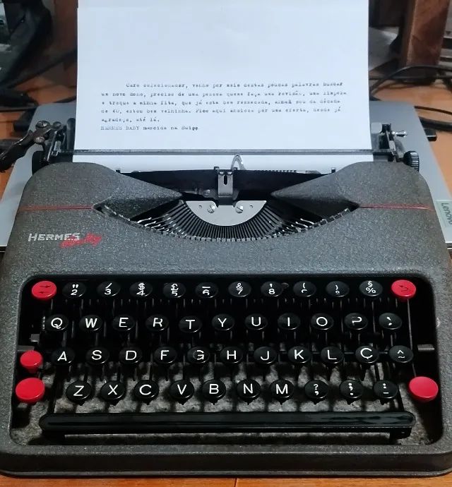 Maquina de Escrever HERMES BABY antiga década de 40 - para COLECIONADOR