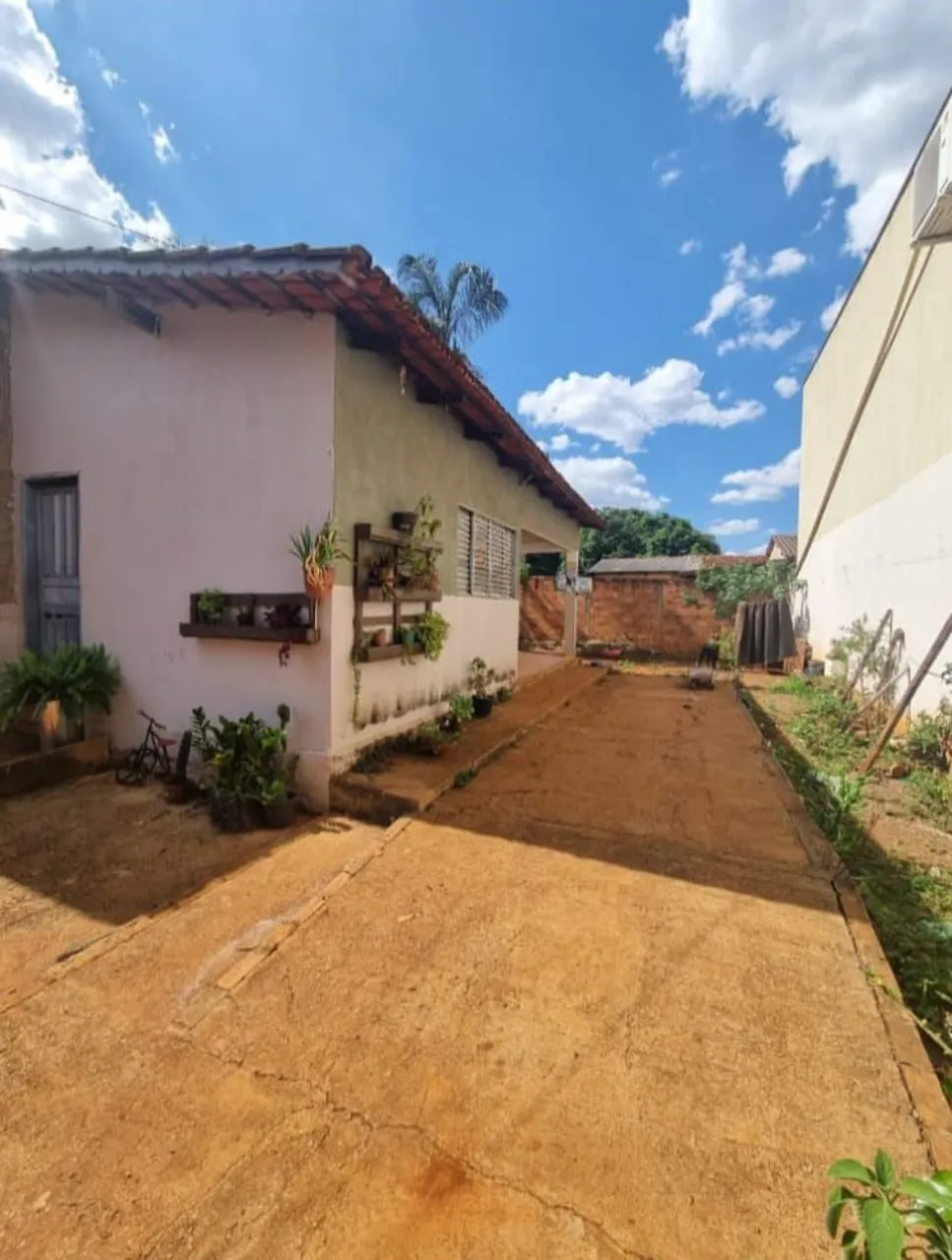 CASA COM LOTE GRANDE (Conj. Vera Cruz)