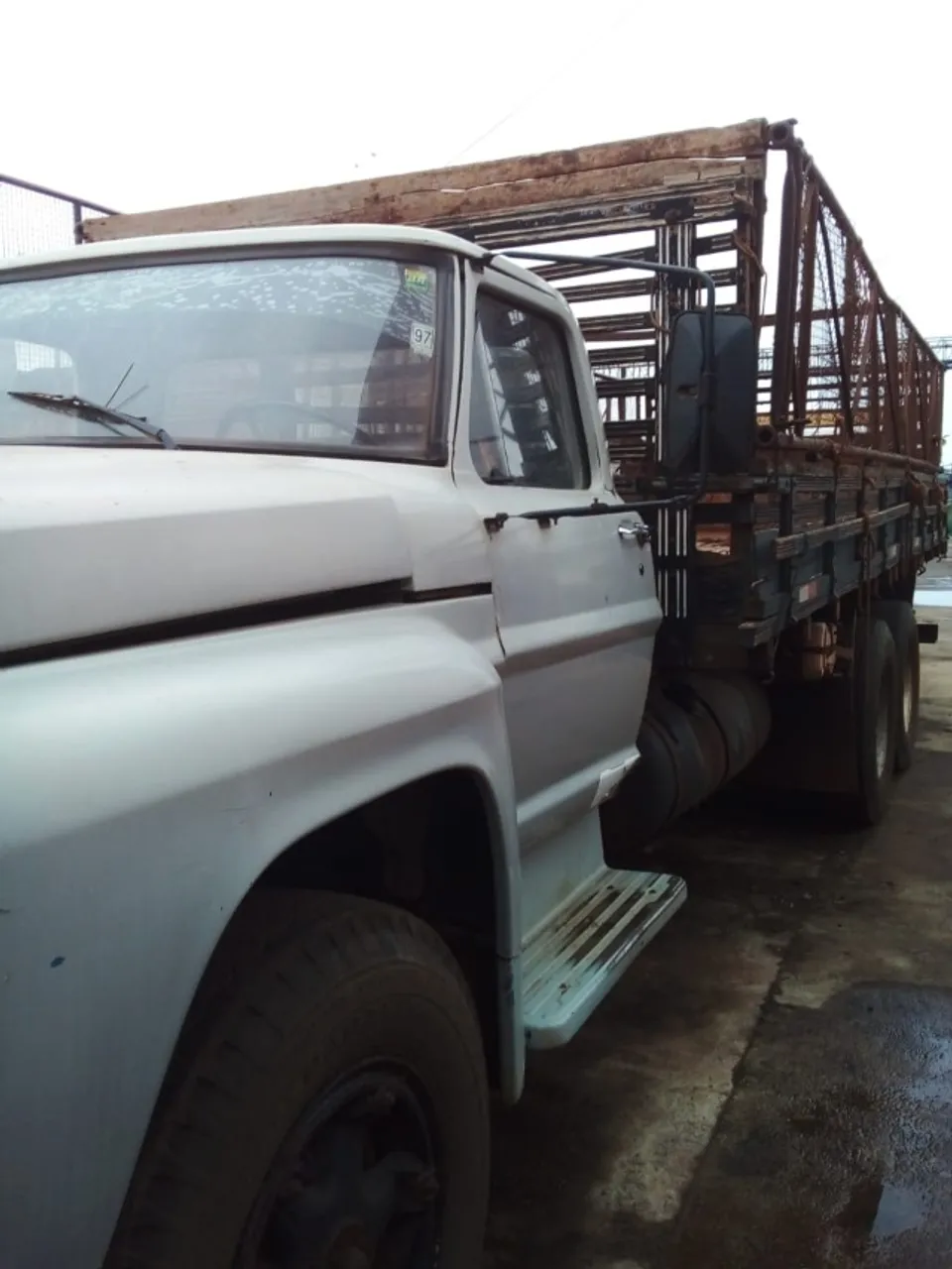 Caminhão Ford, Carroceria para trabalhar com Mandioca