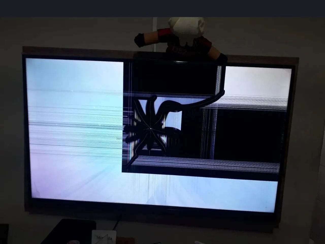 TV smart 49 polegadas com tela trincado  - Foto 2