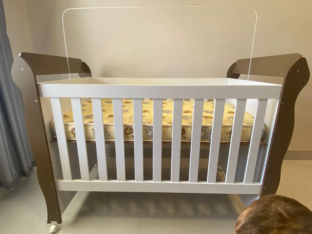 Berço Infantil com Design Moderno e Seguro