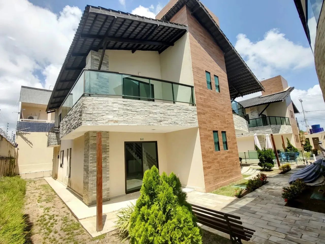 Casa a 150mts da praia 3 quartos em condomínio de casas no Poço - Cabedelo - PB