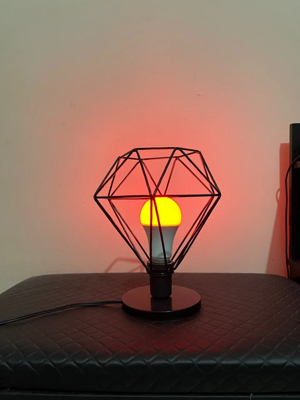 Abajur Decorativo com Lâmpada Inteligente