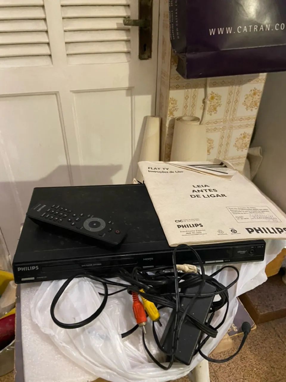 DVD  e CD Player Philips com Manual e Cabos - Foto 2