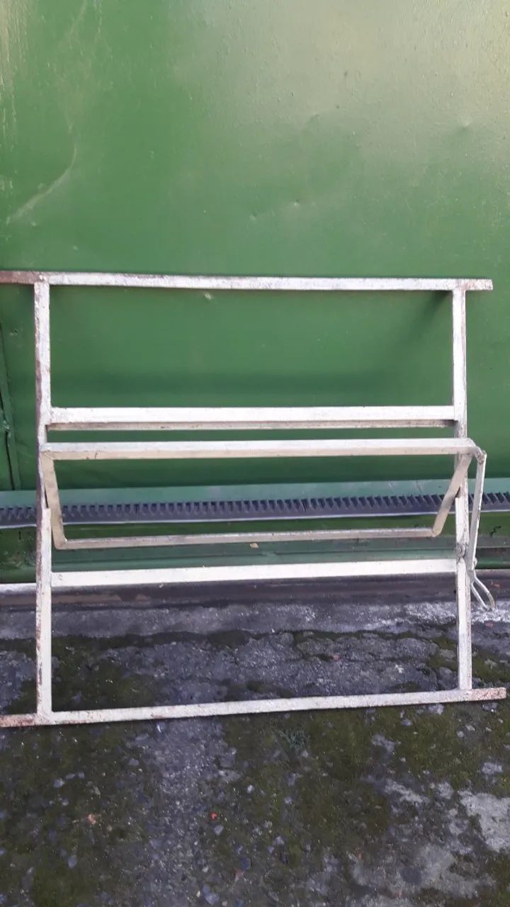 Janela basculante e rosácea64520792378625122