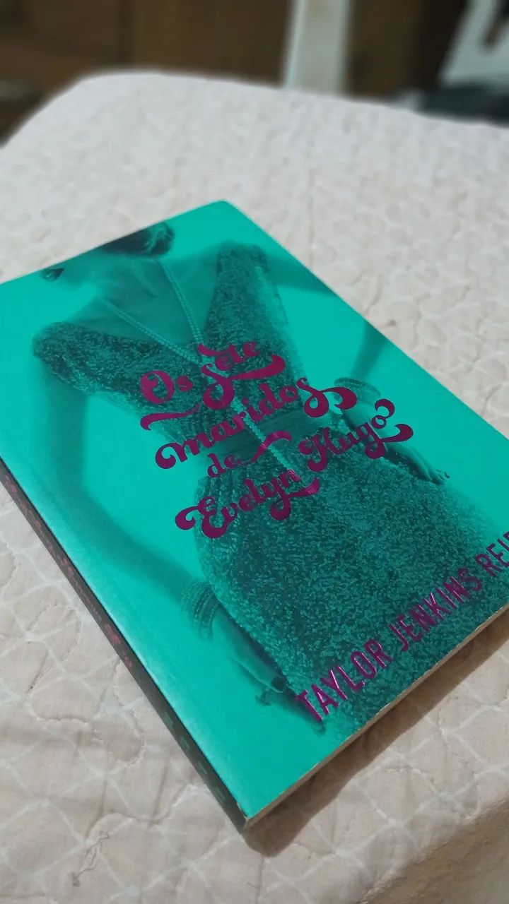 Livro : Os 7 maridos de Evelyn Hugo 
