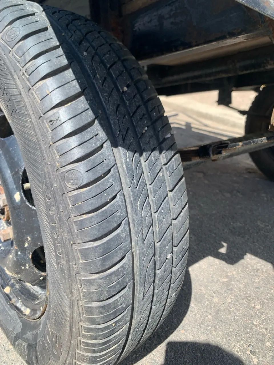 Carreta para transporte de cargas com pneus novos e emplacado  - Foto 5