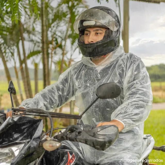 Conjunto Capa de Chuva Transparente com Elásticos Bata Calça Capuz Reutilizável Resistente - Foto 3