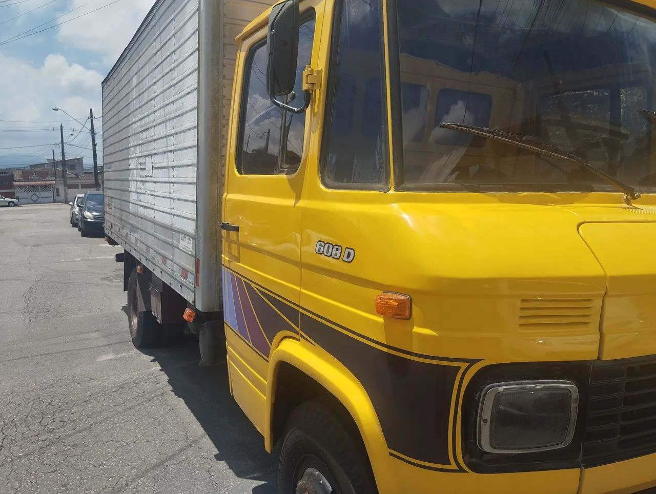 Vende se Caminhão Baú 608 ano 85/86 - Foto 4