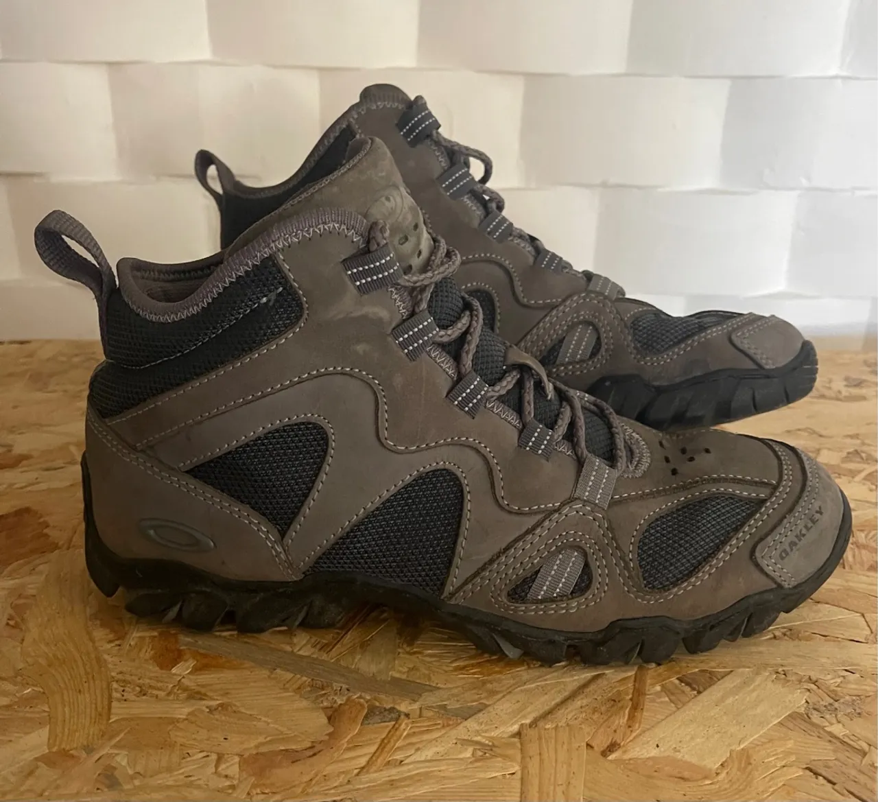 Oakley - Bota Adventure