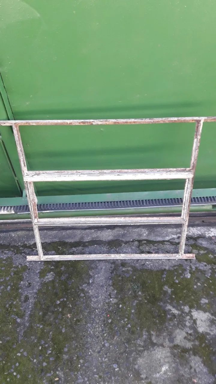 Janela basculante e rosácea64520792378625123