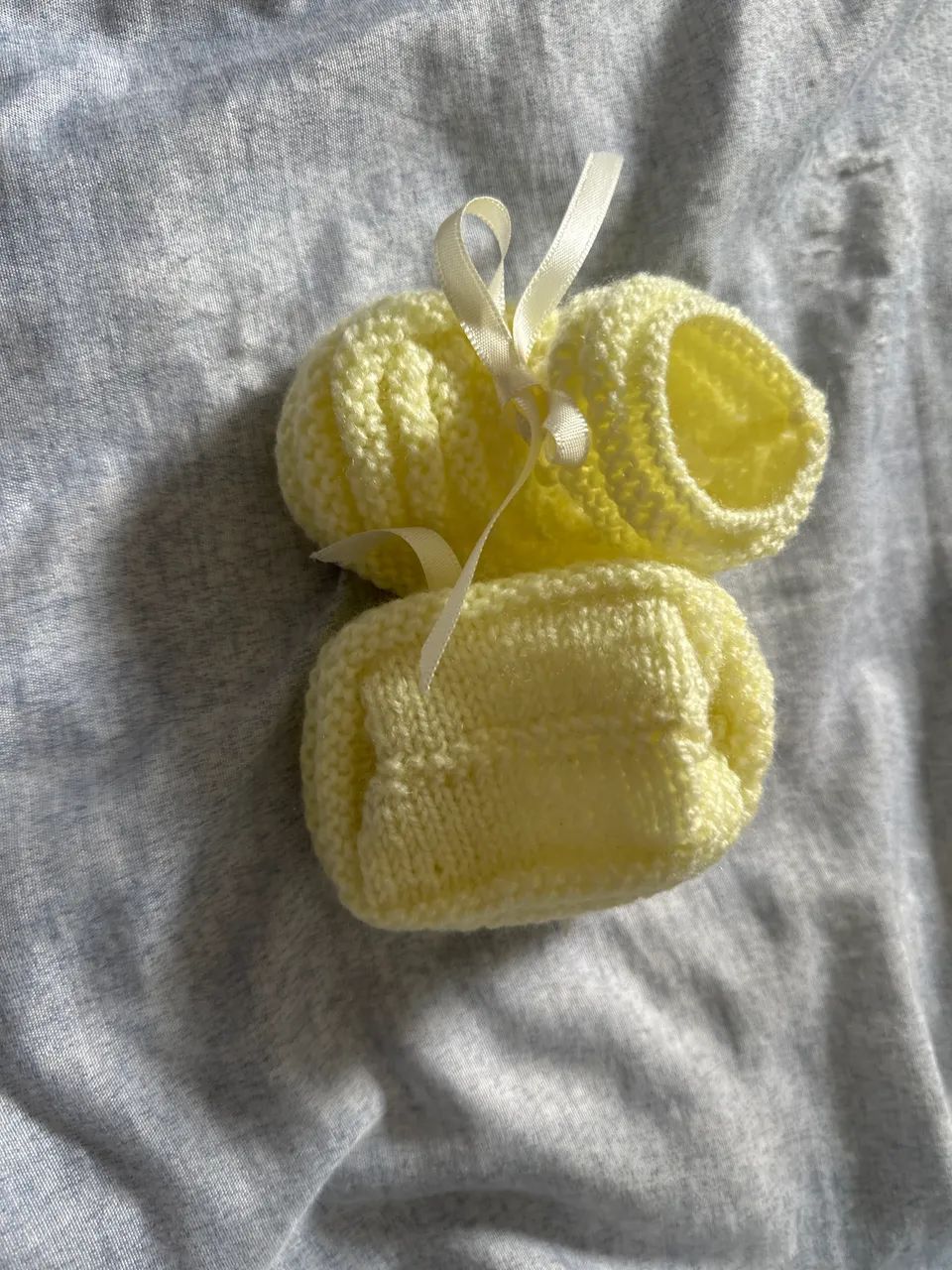 Sapatinho amarelo babar de 0 a 6 meses  - Foto 2