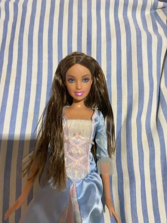 boneca barbie a princesa e a plebeia erika versão básica indonésia  - Foto 2