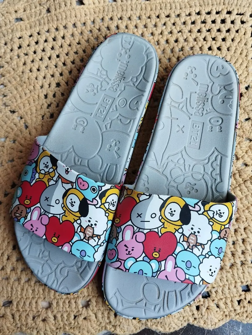 Melissa Slide BT21