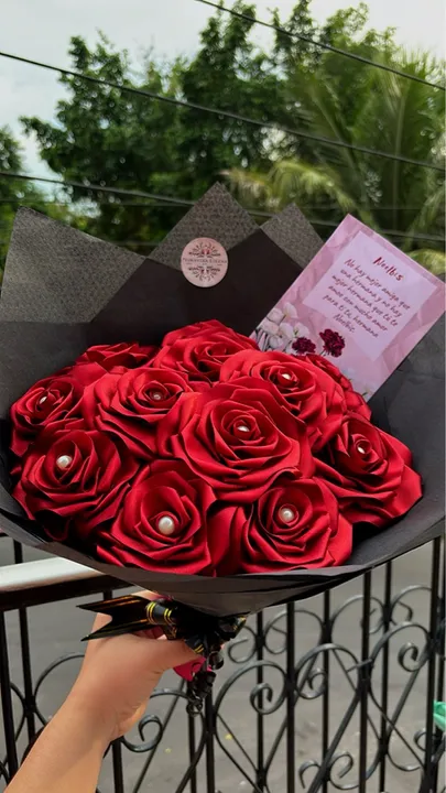 Buquê de rosas de cetim