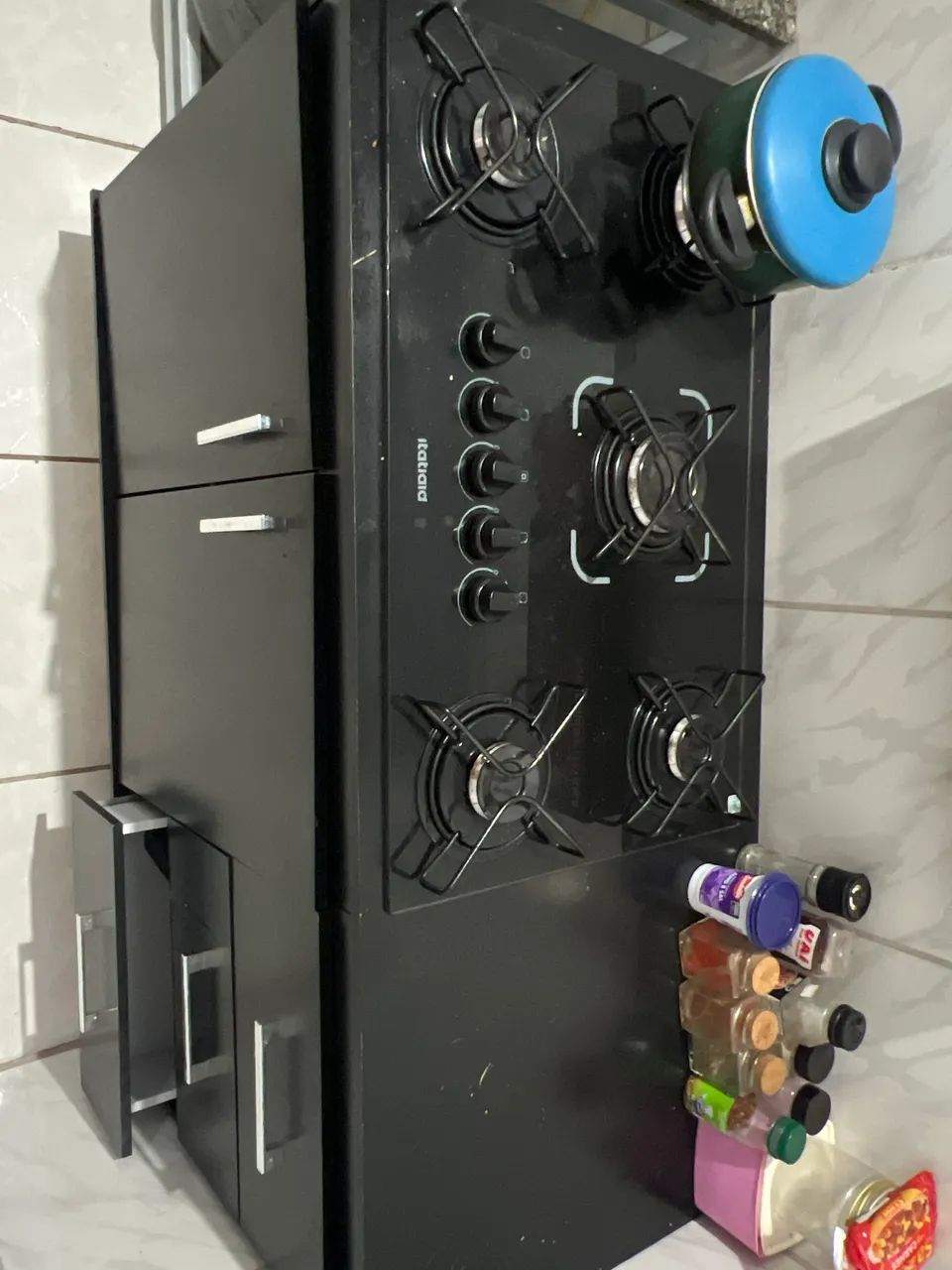 Cooktop com balcao e geladeira 800$