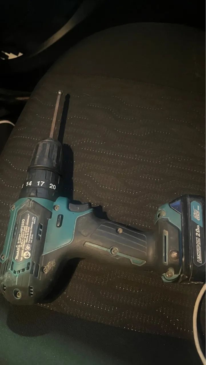 Parafusadeira / Furadeira Makita 