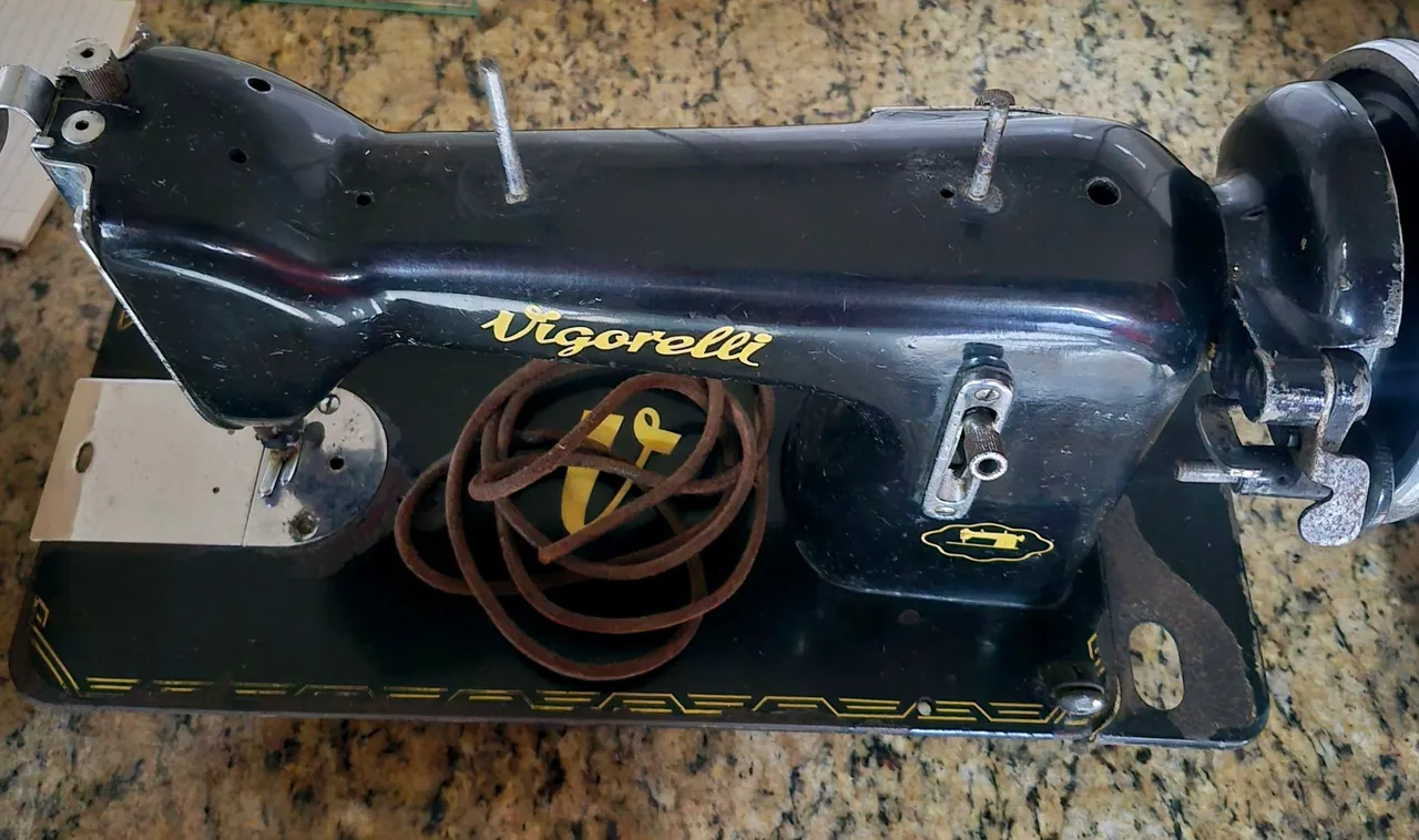 Máquina de Costura Vigorelli - Vintage