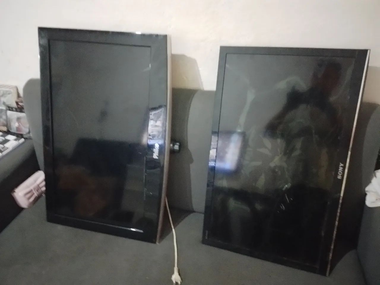 Duas TVs LCD 32 polegadas Sony e Philco