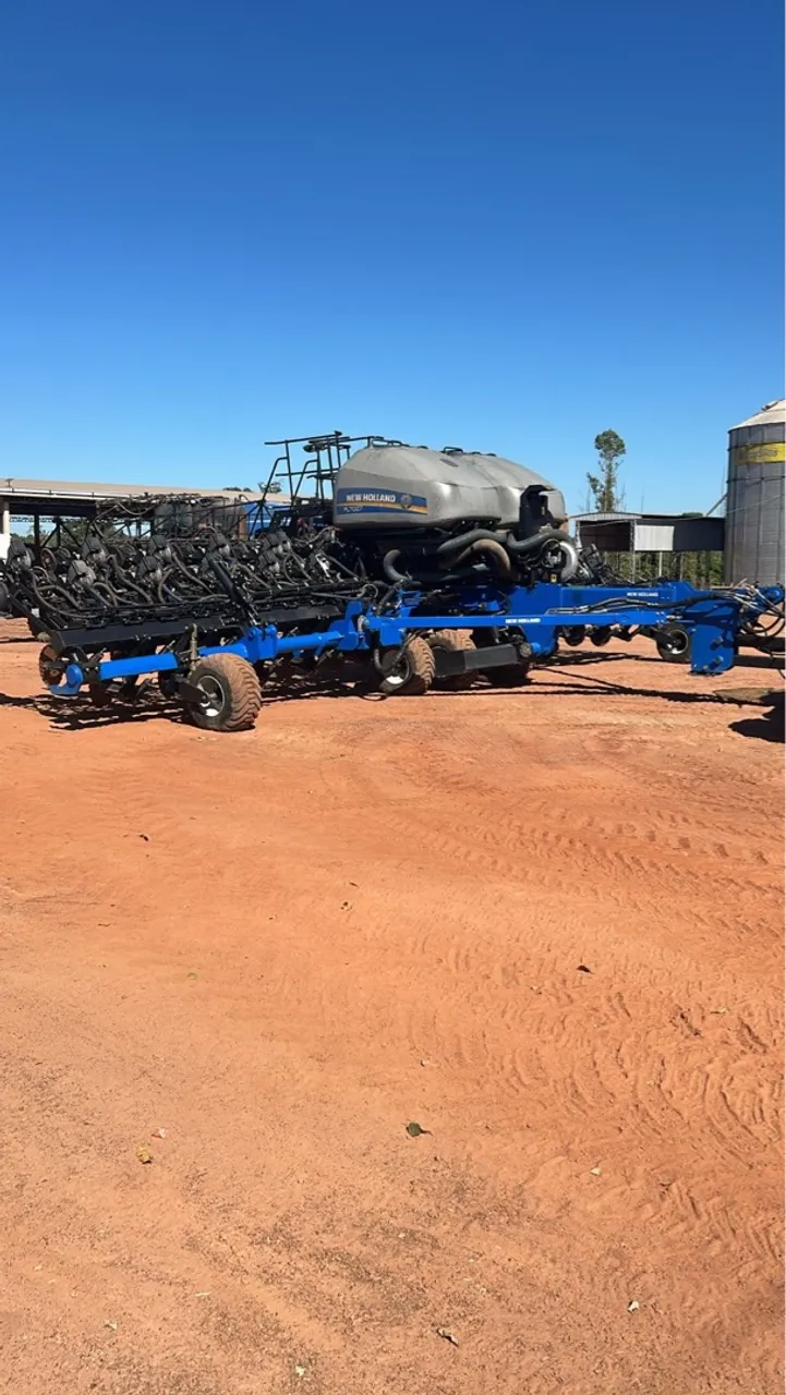 Plantadeira New Holland PL7000