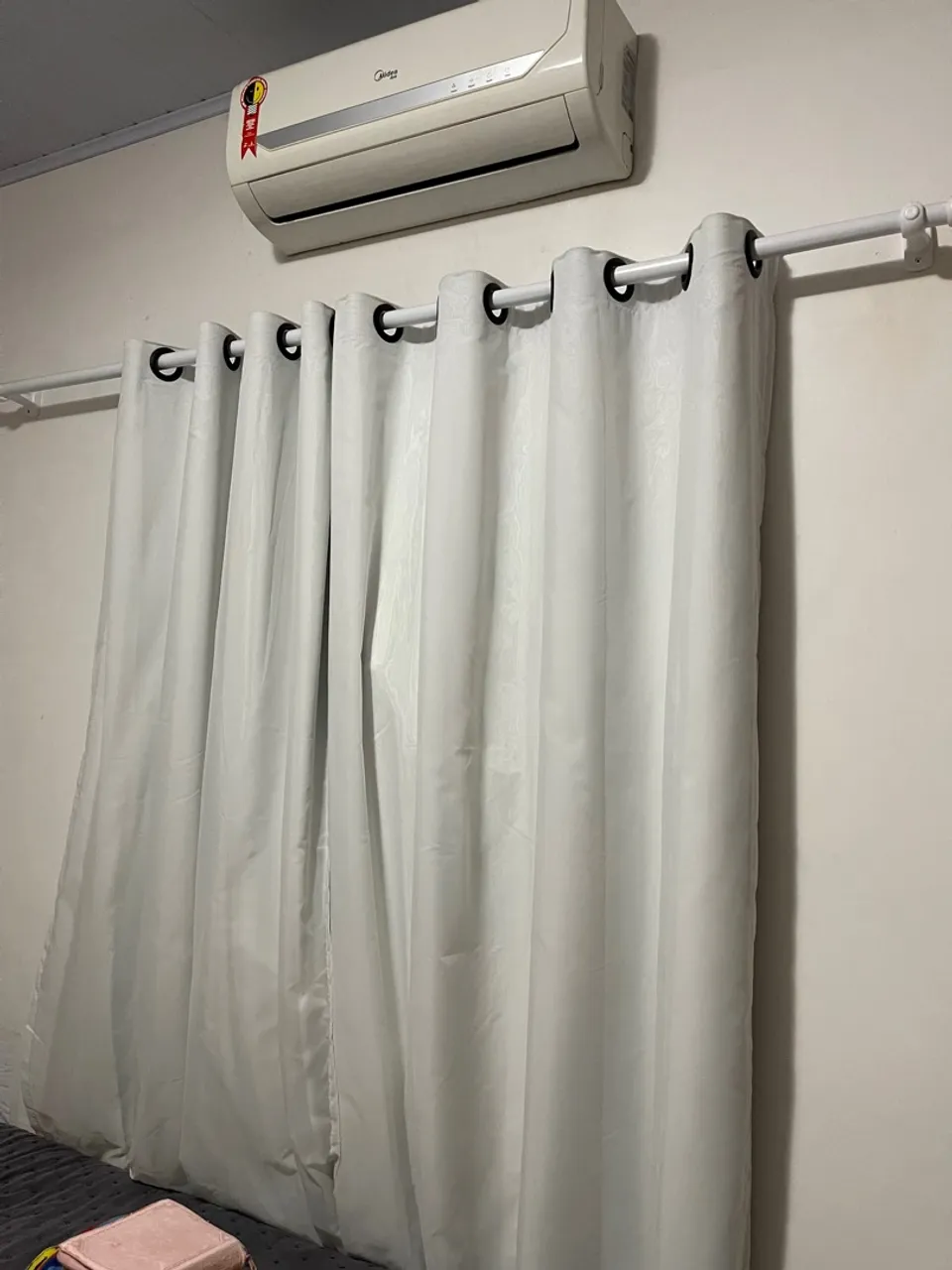 Cortinas brancas para sala
