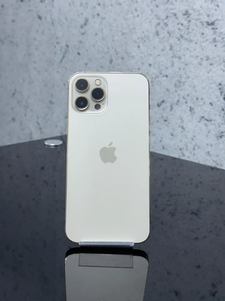 iPhone 12 Pro Max 256gb - Dourado - Sem detalhes