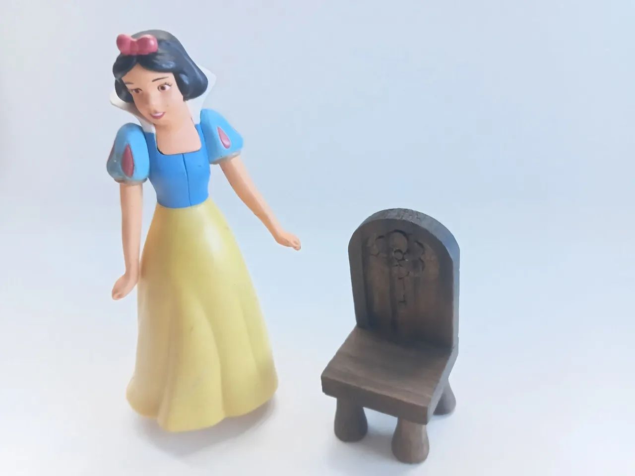 Boneca branca de neve com cadeirinha - Foto 3