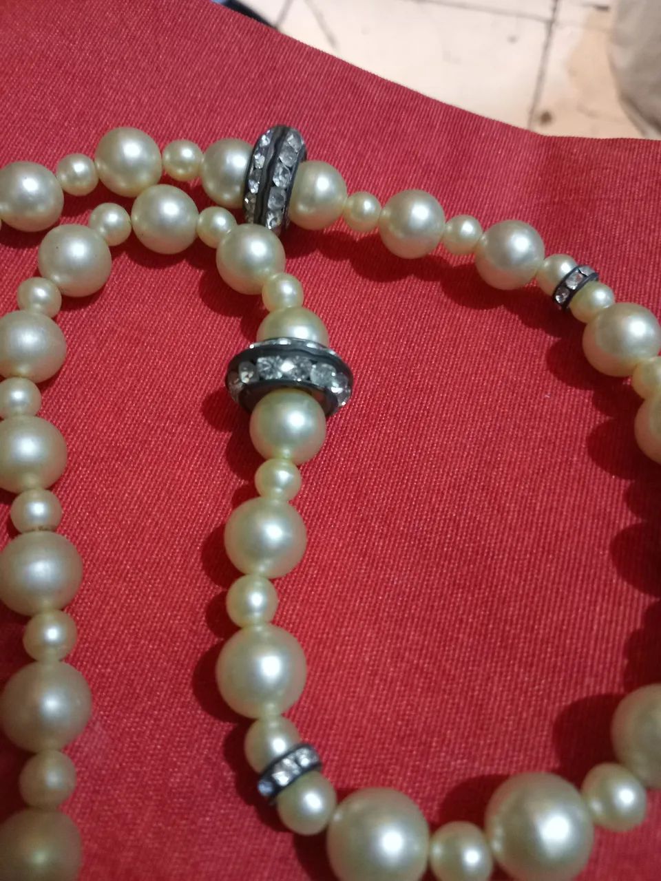 VINTAGE. Colar de pérolas com detalhes em strass - Foto 5