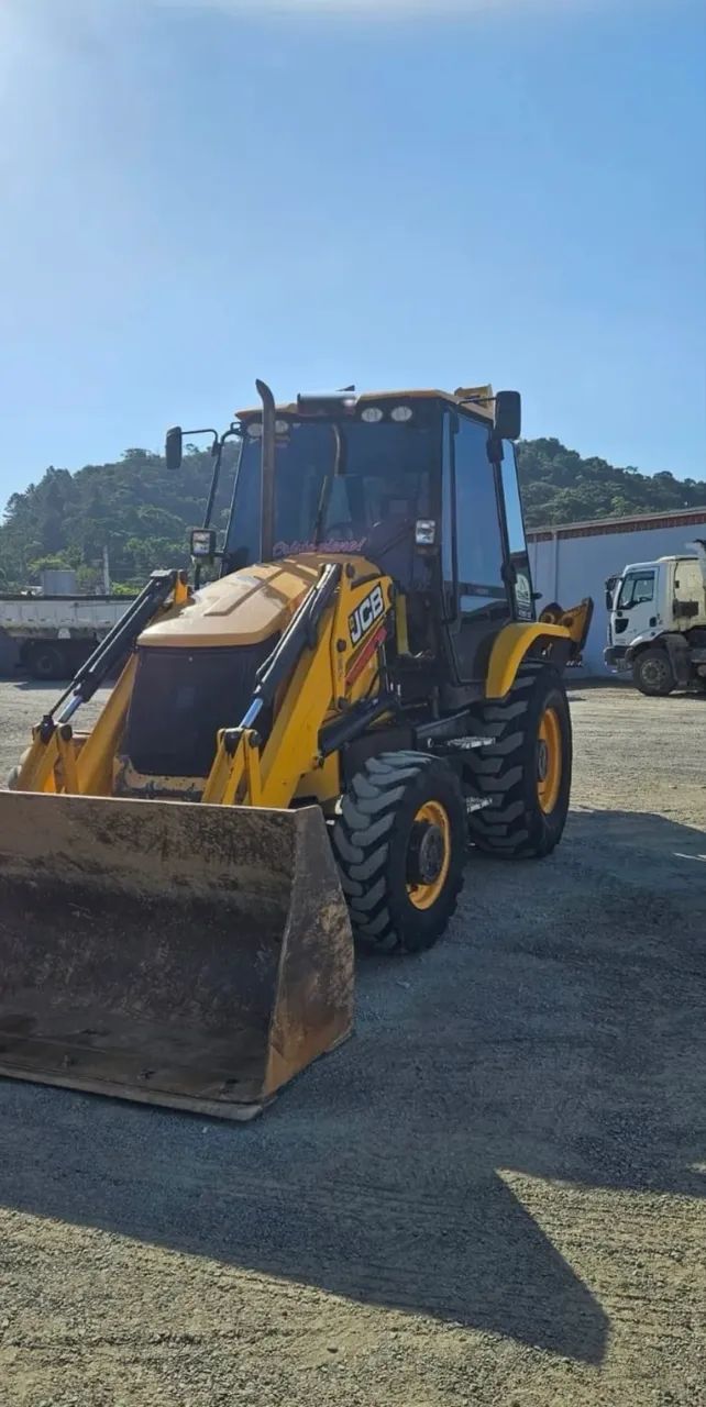 Retroescavadeira Jcb 3cx  - Foto 3