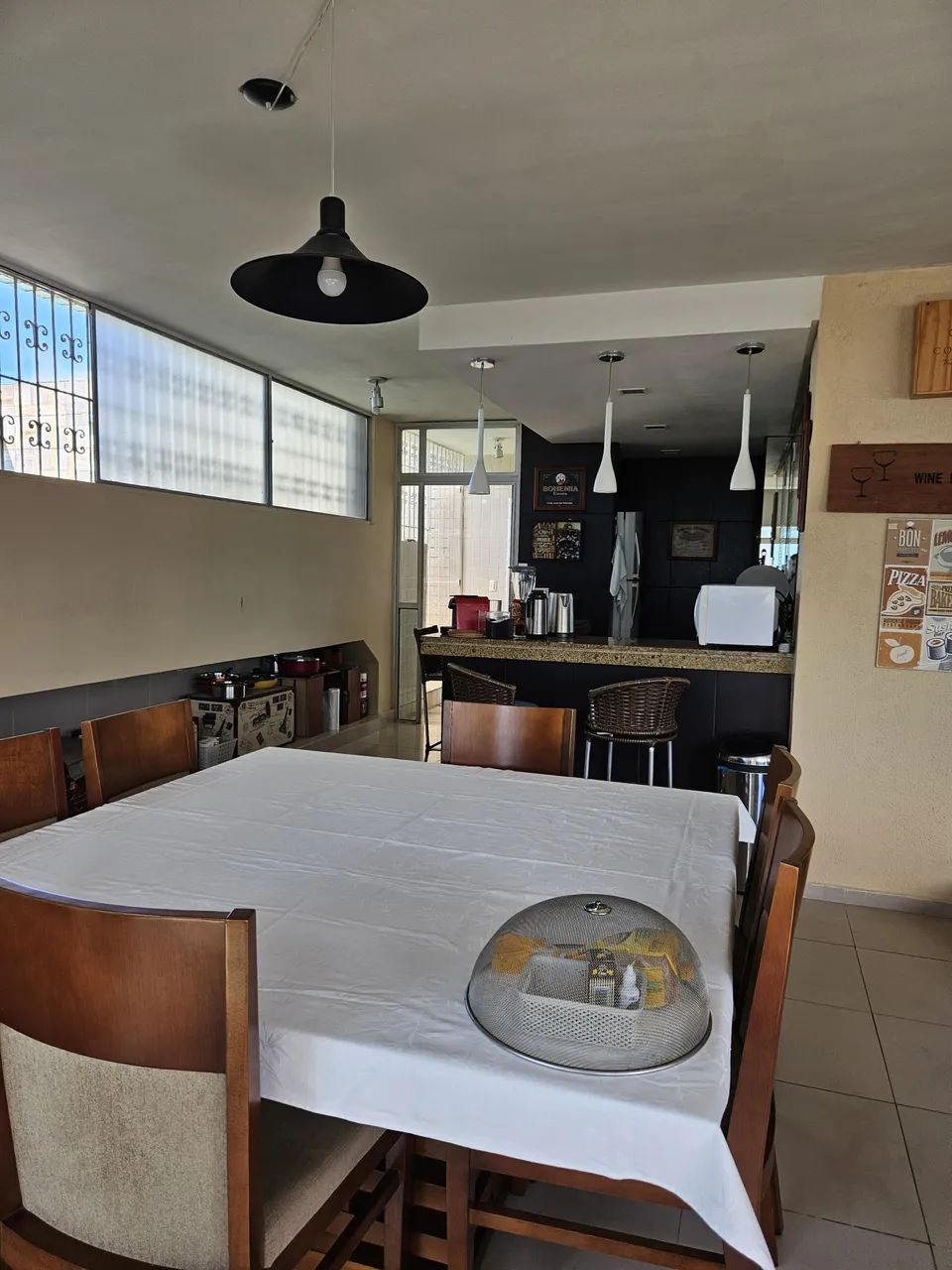Linda cobertura, proximo ao mar, com 6 qts 3 sts, piscina privativa, churrasqueira, 3 vgs.