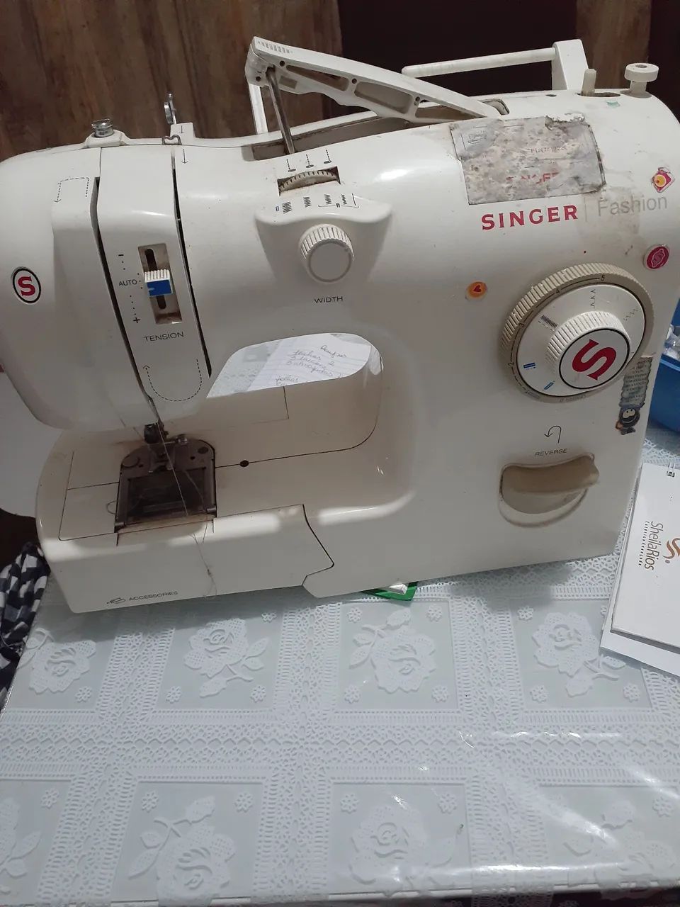 VENDE-MÁQUINA DE COSTURA SINGER BOM ESTADO!