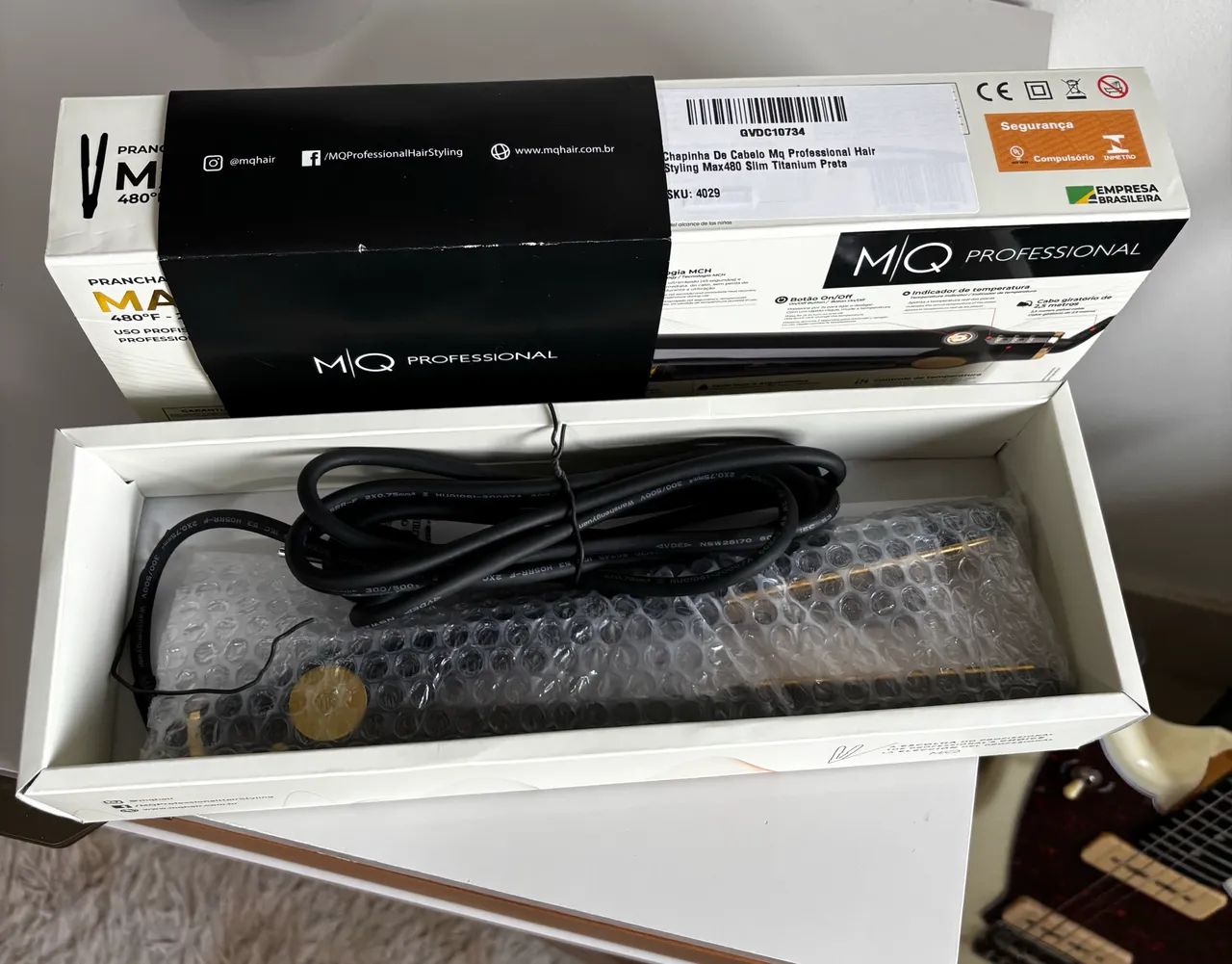 Chapinha de cabelo MQ Professional Hair Styling Max480 Slim Titanium preta - Foto 3