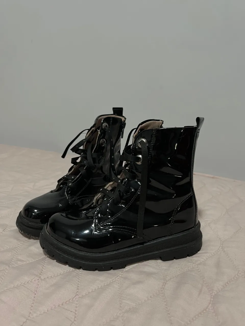 Botas de couro envernizado infantil - tamanho 28