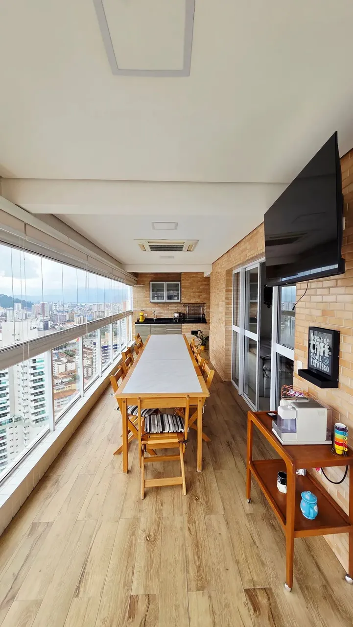 Apartamento para venda possui 110 metros quadrados com 2 quartos em Gonzaga - Santos - São