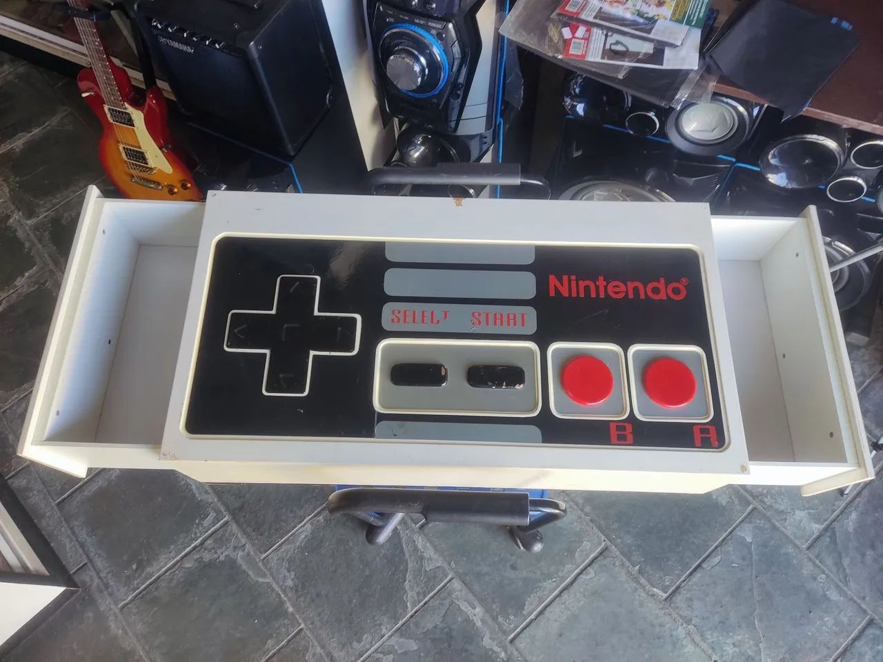 Mesa de centro formato controle de Nintendinho 64297414932353123
