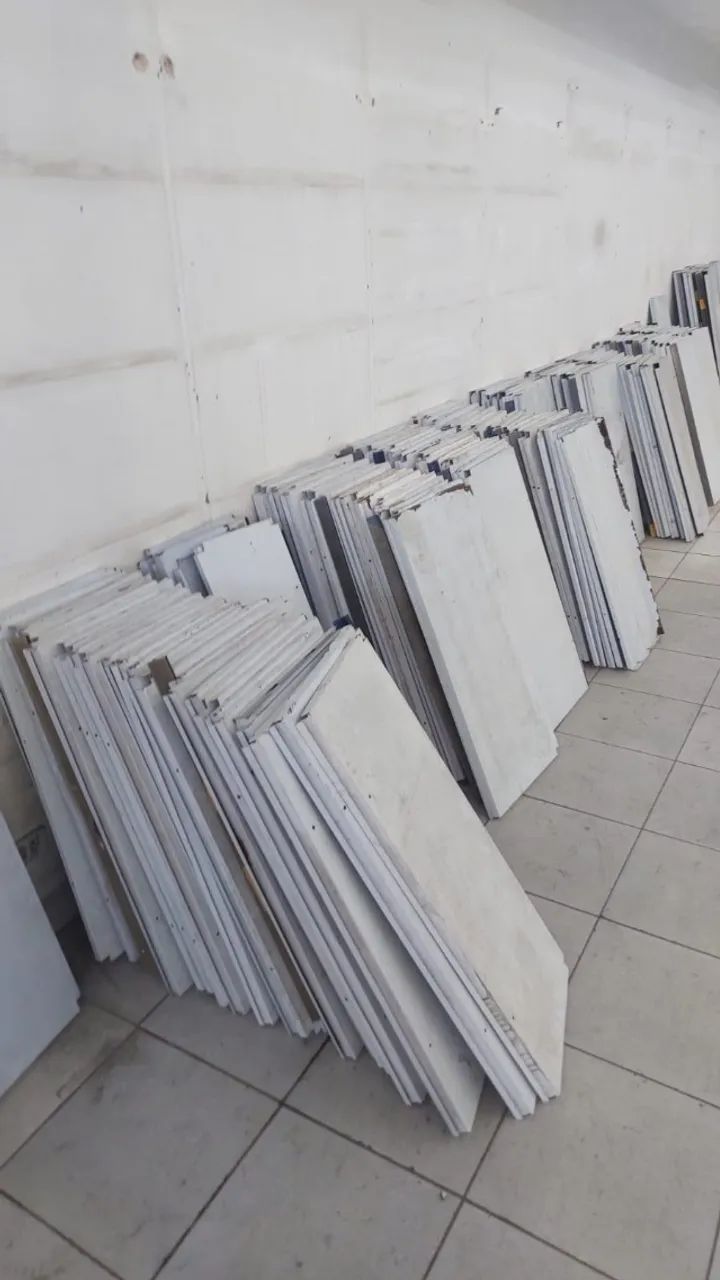 Gondolas, Prateleiras, Cestos, Ganchos, Cremalheiras