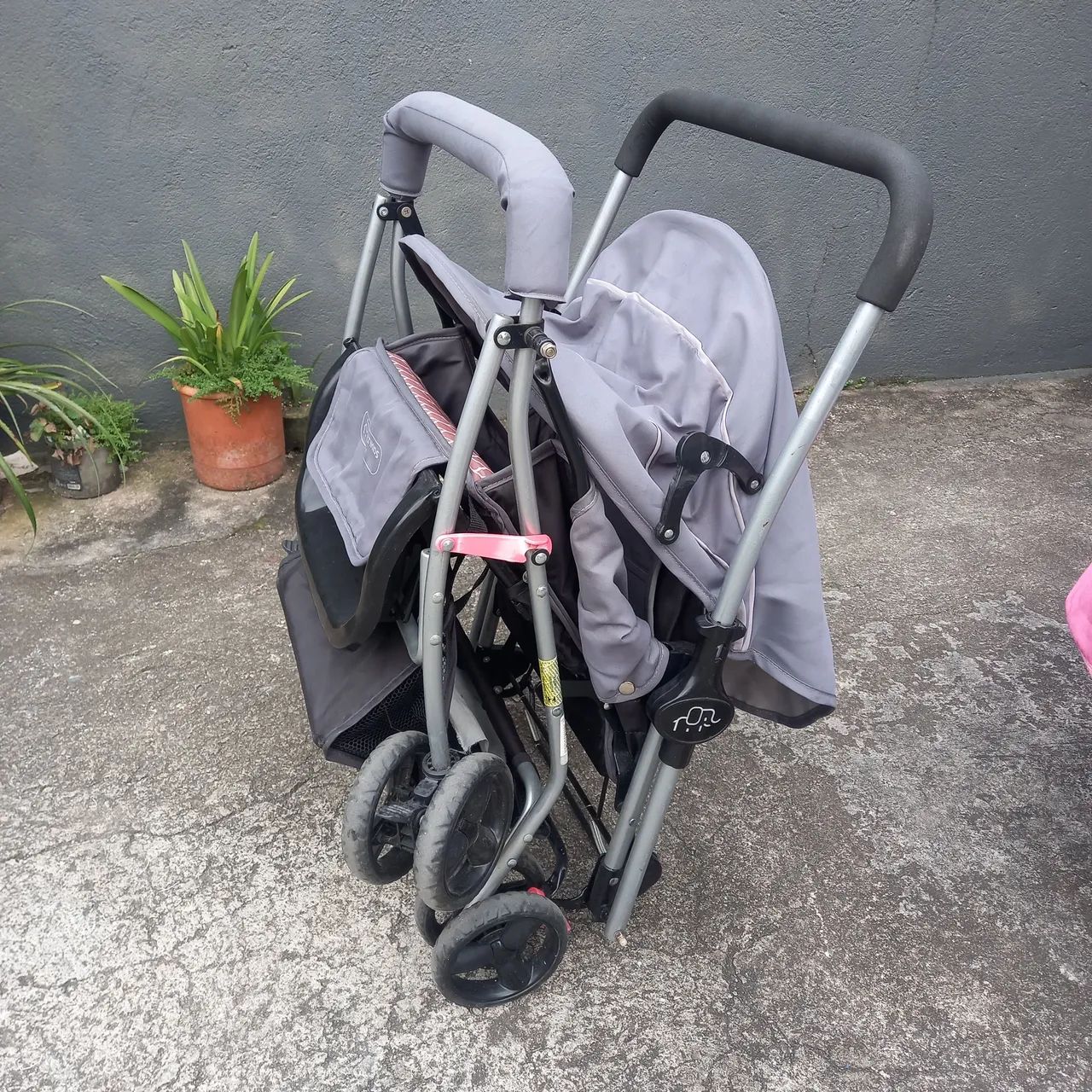 Carrinho de Bebê + Bebê conforto Galzerano Usado em ótimo estado - Foto 3