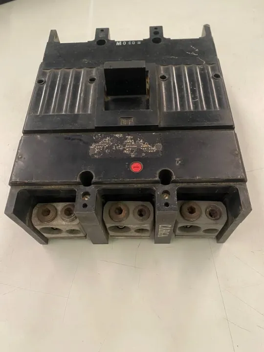 Disjuntor Termomagnetico 3 Polos 300A